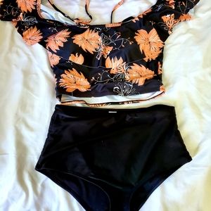 3/$25 SALE two piece set swimwear Swimsuit S
